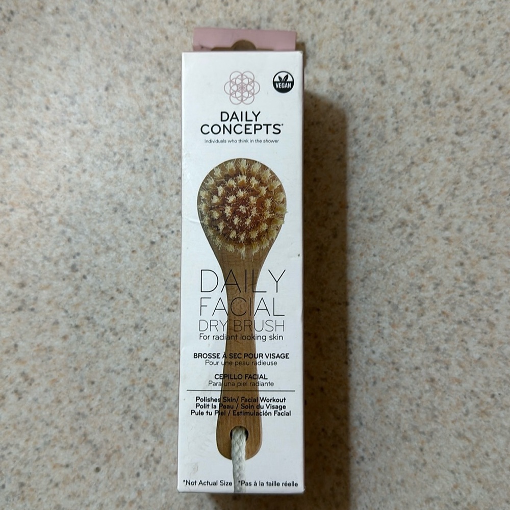 Daily Concepts Facial Drybrush